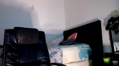 Snapshot of violetwitch05 chatting on December 9, 2024, 5:19 pm  Violet  online show from December 9, 2024, 5:19 pm