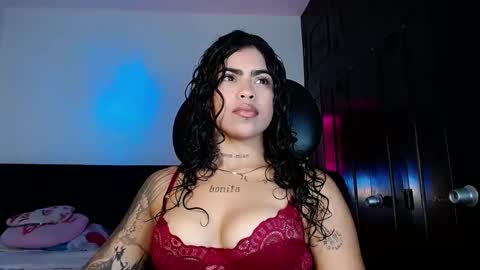 Snapshot of violetwitch05 chatting on October 1, 2025, 1:33 am  Violet  online show from October 1, 2025, 1:33 am