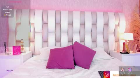 VIOLLET online show from February 3, 2026, 8:03 pm