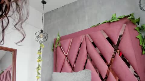 Violetta online show from February 8, 2026, 6:33 pm