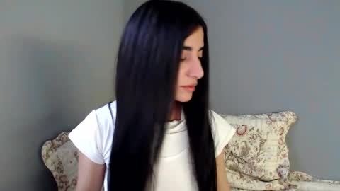 Snapshot of viorett chatting on November 19, 2025, 3:17 am viorett online show from November 19, 2025, 3:17 am