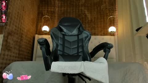 VittaaaPlease help me with your thumbs up its important  online show from January 20, 2025, 5:06 pm