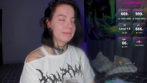 Vivi   online show from September 10, 2025, 1:16 am