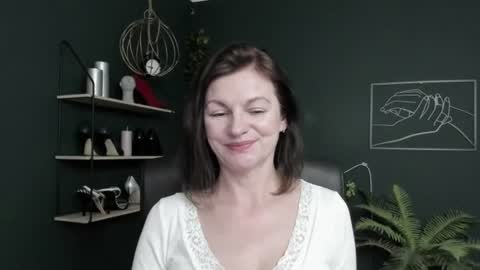 Snapshot of vivian_dream chatting on June 19, 2026, 7:01 am Vivian online show from June 19, 2026, 7:01 am