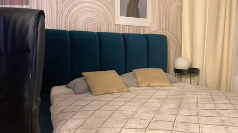 Vivian Evans online show from February 16, 2026, 1:57 am