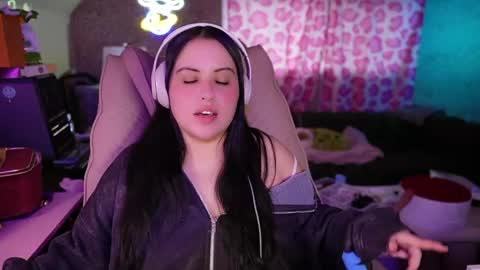 Vivi online show from March 6, 2026, 2:35 pm