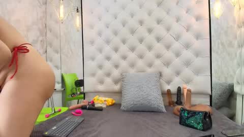 VivianRose online show from March 23, 2026, 4:05 am