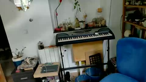 Snapshot of vivid_ether chatting on December 21, 2025, 10:55 am Viv online show from December 21, 2025, 10:55 am