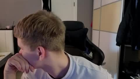 Snapshot of vivienneee777 chatting on February 5, 2026, 11:59 am Nikita online show from February 5, 2026, 11:59 am