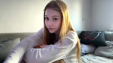 Kristy online show from April 11, 2026, 1:48 pm