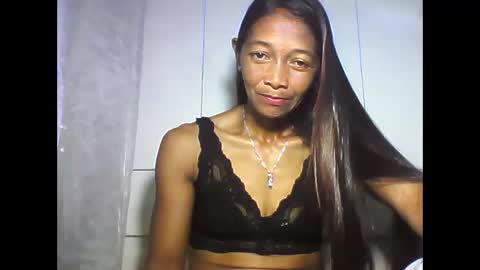 Snapshot of vixen_lina chatting on June 7, 2026, 5:27 pm vixen_lina online show from June 7, 2026, 5:27 pm