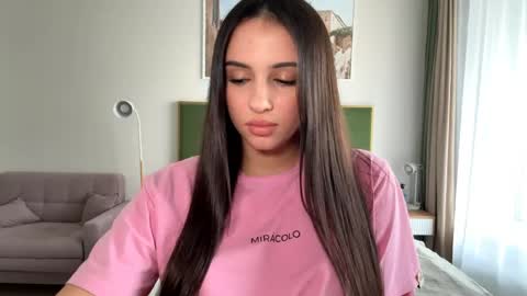 Miss Mia online show from May 27, 2026, 1:08 pm