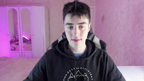 Snapshot of vlad1605 chatting on December 2, 2024, 2:31 am Martin online show from December 2, 2024, 2:31 am