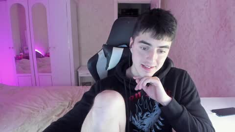 Snapshot of vlad1605 chatting on December 4, 2024, 2:20 am Martin online show from December 4, 2024, 2:20 am