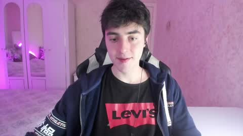 Snapshot of vlad1605 chatting on February 14, 2025, 6:23 am Martin online show from February 14, 2025, 6:23 am