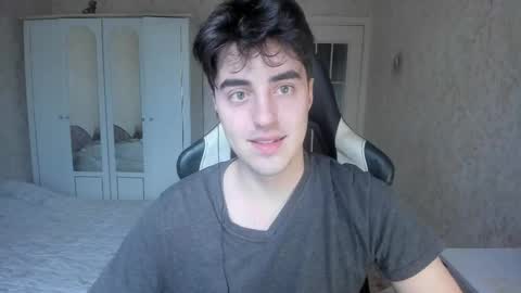 Snapshot of vlad1605 chatting on October 6, 2025, 9:29 am Martin online show from October 6, 2025, 9:29 am