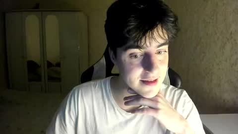 Snapshot of vlad1605 chatting on October 28, 2025, 4:20 pm Martin online show from October 28, 2025, 4:20 pm