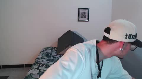 Snapshot of vlad__night chatting on February 25, 2026, 4:22 am Vlad online show from February 25, 2026, 4:22 am