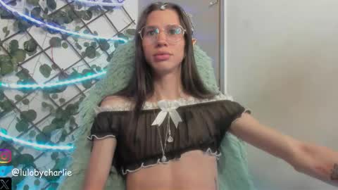 vodkadelulo online show from February 1, 2026, 10:25 am