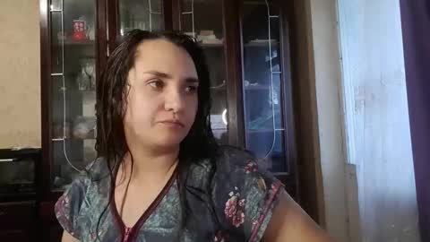 Snapshot of voulezvous_angel chatting on February 4, 2026, 5:46 am voulezvous_angel online show from February 4, 2026, 5:46 am