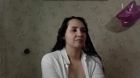 Snapshot of voulezvous_angel chatting on February 17, 2026, 6:21 am voulezvous_angel online show from February 17, 2026, 6:21 am