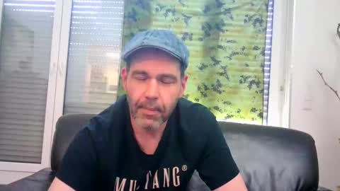 voyeuredeluxe online show from January 8, 2026, 11:34 am