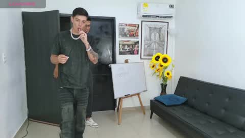 voyeurism_guys online show from April 14, 2026, 11:11 pm