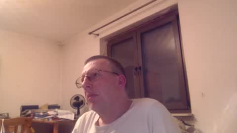 vthomasp719 online show from May 21, 2026, 7:32 pm
