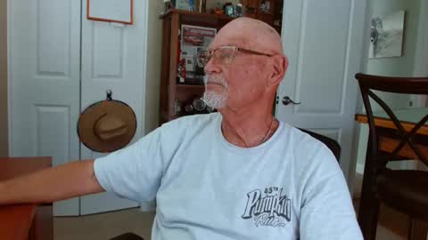 Vueuorme online show from September 28, 2025, 4:12 pm