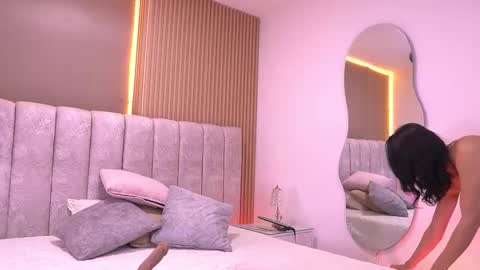 Snapshot of vvioleta_ chatting on February 24, 2026, 3:04 am Violeta online show from February 24, 2026, 3:04 am