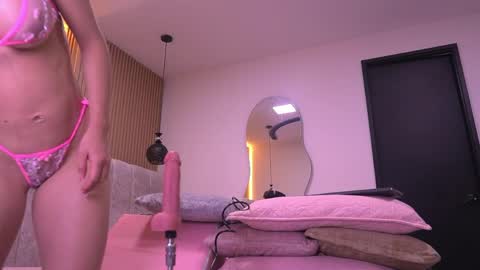 Violeta online show from May 27, 2026, 3:03 am