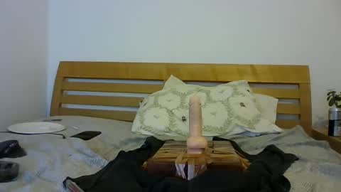 hung boy online show from March 8, 2025, 4:34 am