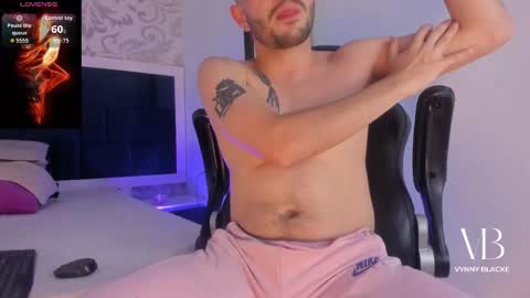 Snapshot of vynny_blacke_ chatting on March 3, 2026, 4:18 am Vynny Blacke online show from March 3, 2026, 4:18 am