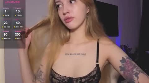 Snapshot of w33d7 chatting on July 3, 2026, 9:21 pm Alice Before pvt write to me in PM online show from July 3, 2026, 9:21 pm