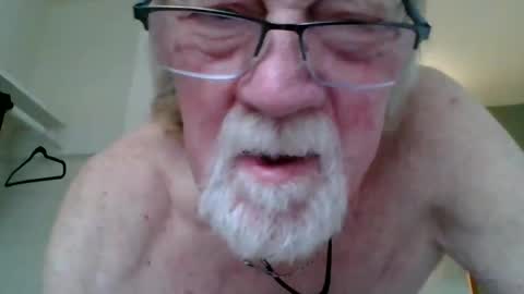 Snapshot of w3llbit chatting on December 3, 2024, 5:23 pm w3llbit online show from December 3, 2024, 5:23 pm