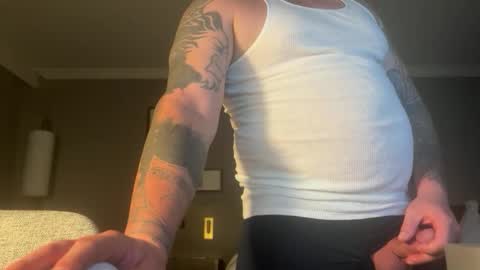 w_h_y_whohurtyou online show from December 15, 2025, 1:59 pm