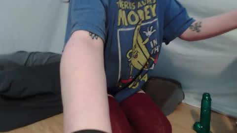 Snapshot of wacky_weirdo chatting on September 10, 2025, 8:03 am Rose online show from September 10, 2025, 8:03 am