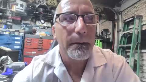 Snapshot of wakesblowinclouds chatting on November 1, 2025, 8:05 am wakesblowinclouds online show from November 1, 2025, 8:05 am