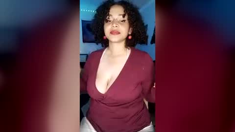 Snapshot of wallace_juli chatting on July 8, 2026, 10:25 pm Juli online show from July 8, 2026, 10:25 pm