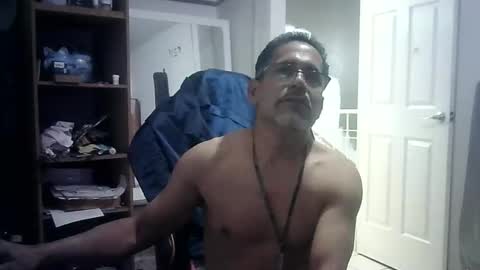 Snapshot of walo_77 chatting on January 7, 2026, 5:43 am walo_77 online show from January 7, 2026, 5:43 am