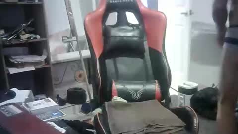 Snapshot of walo_77 chatting on February 6, 2026, 6:51 am walo_77 online show from February 6, 2026, 6:51 am