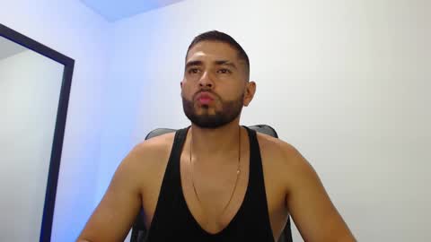 Snapshot of walter_brownn01 chatting on January 18, 2025, 11:22 pm WALTER BROWN  online show from January 18, 2025, 11:22 pm