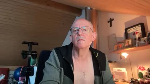 waltix64 online show from January 7, 2026, 7:55 am