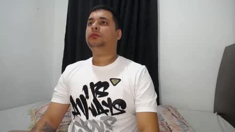 Snapshot of wanda_ember chatting on February 6, 2025, 12:33 am Wanda and Ember online show from February 6, 2025, 12:33 am