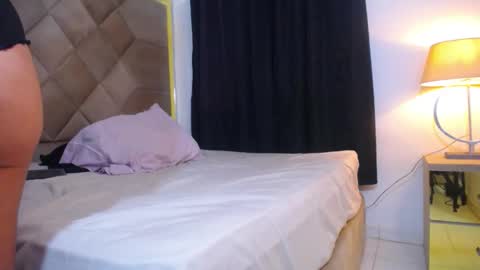 Snapshot of wanda_ember chatting on October 27, 2025, 2:21 pm Wanda and Ember online show from October 27, 2025, 2:21 pm