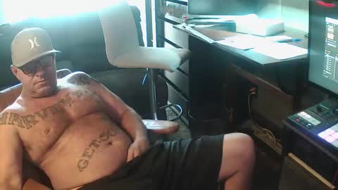 Snapshot of wantitbutyoucanthaveit chatting on January 31, 2026, 9:35 pm inittogetitin online show from January 31, 2026, 9:35 pm