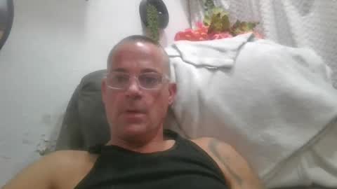 wantmymantofukme online show from October 5, 2025, 6:39 pm