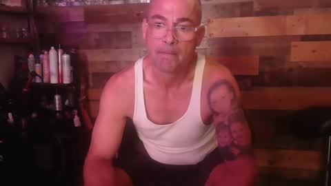 wantmymantofukme online show from October 20, 2025, 4:40 pm