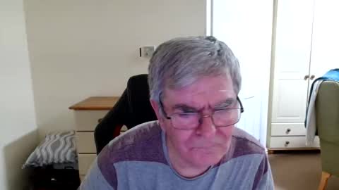 wanttobefree90 online show from April 22, 2026, 7:04 pm