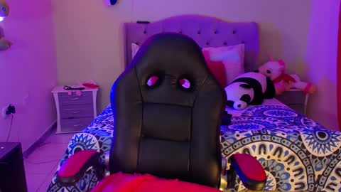 EMILY online show from January 7, 2025, 10:01 am